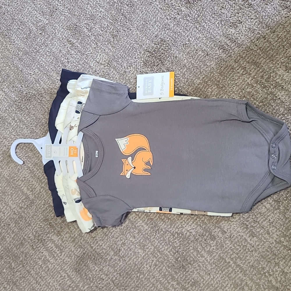 NWT 5 piece short sleeve onsies